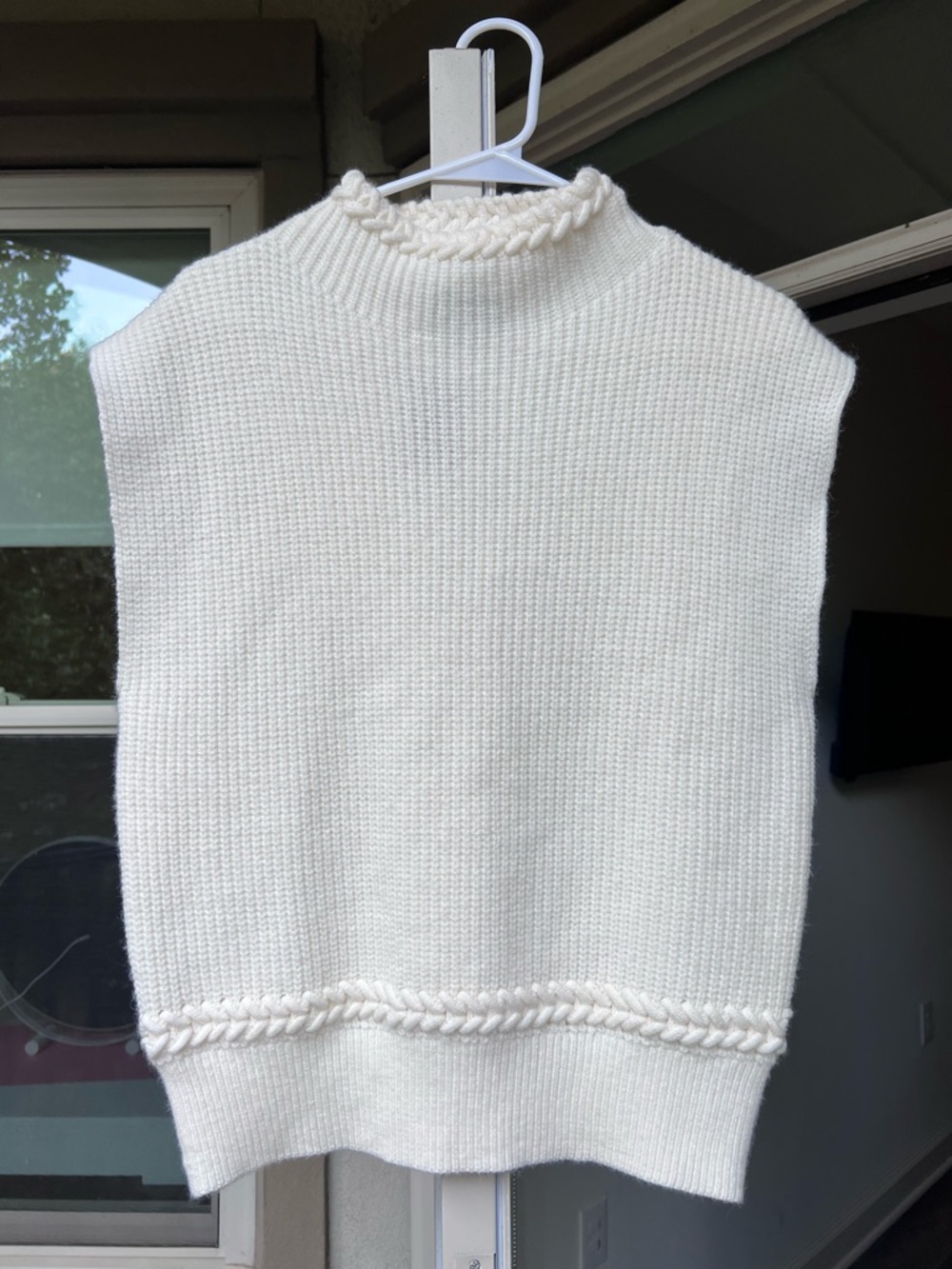 Cream Cable-Trim Sleeveless Knit Sweater - Vestique